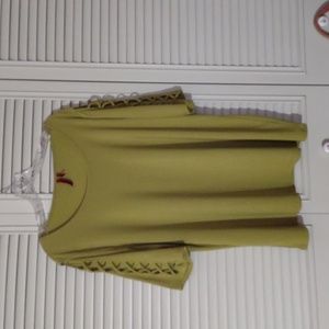 Love Scarlett greenladies top